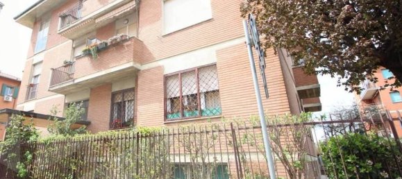 3 rooms Apartment in Bologna, Italy No. 26248 52