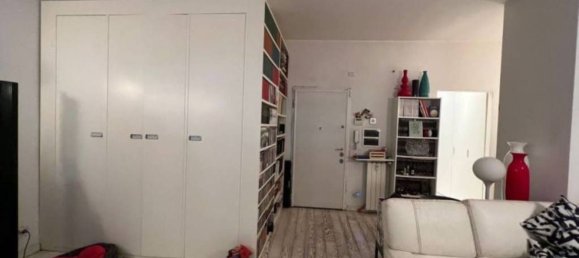3 rooms Apartment in Rome, Italy No. 32387 11