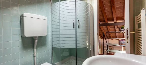 3-salle Appartement à Parma, Italy No. 297204 10