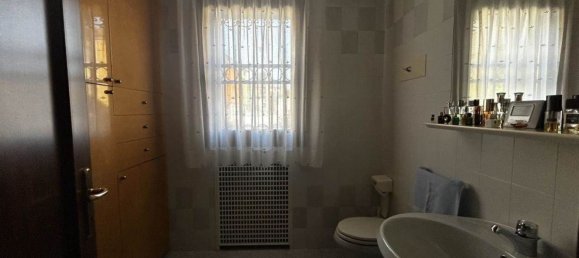 5 bedrooms House in Padua, Italy No. 349371 6