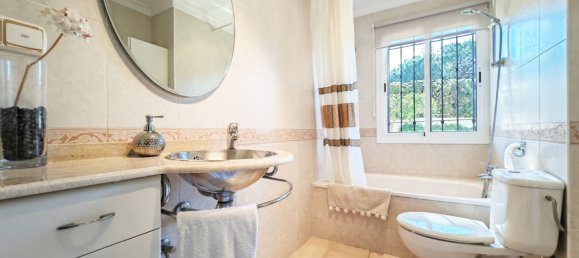 4 bedrooms Villa in Marbella, Spain No. 136404 23