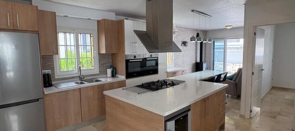 3 Schlafzimmer Villa in Alicante, Spain, Nr. 183757 10