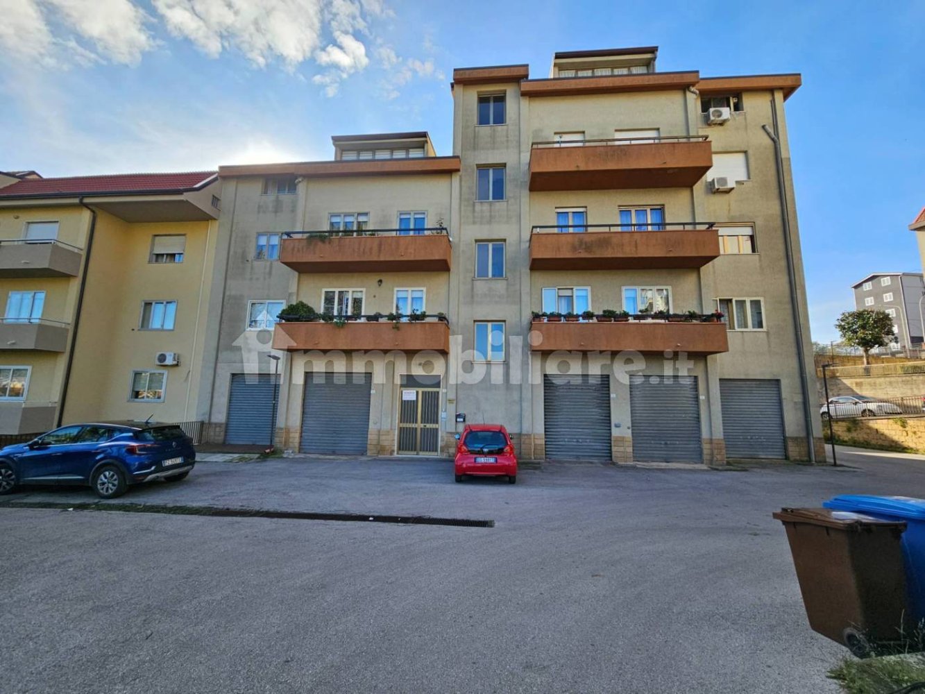 Apartamento de 5 dormitorios en Enna, Italy No. 350885