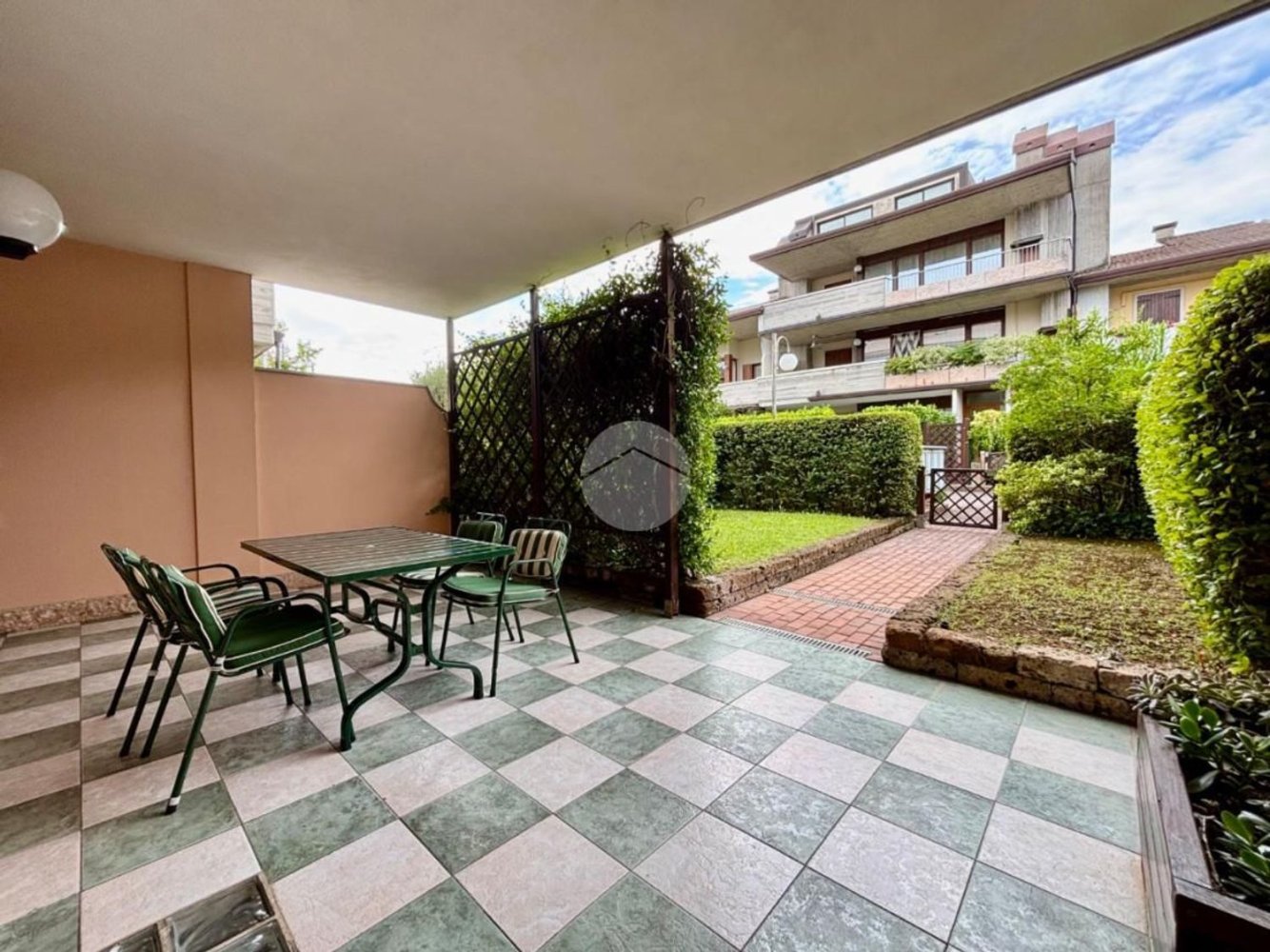Apartamento de 4 habitaciónes en Desenzano del Garda, Italy No. 335614