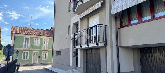 2 bedrooms Apartment in Alba, Italy No. 356659 3