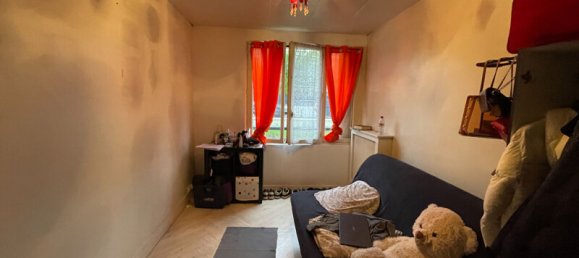 Studio à Colombes, France No. 163782 3