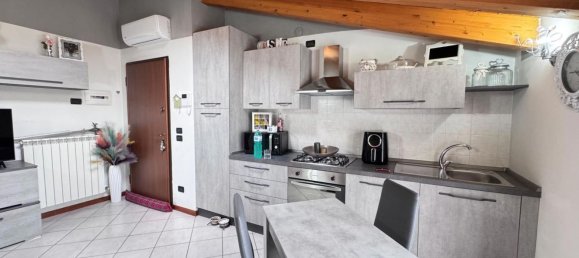 2-salle Appartement à Comezzano Cizzago, Italy No. 311835 15
