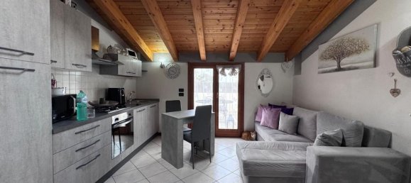 2-salle Appartement à Comezzano Cizzago, Italy No. 311835 16