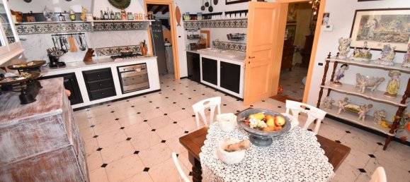 8 Schlafzimmer Haus in Seravezza, Italy, Nr. 372017 13