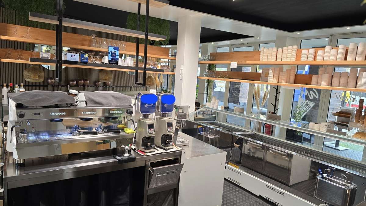 Коммерческая недвижимость 275м² в Нойс, Германия № 20712