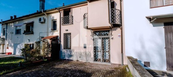 6 rooms House in Ferrara, Italy No. 41252 6