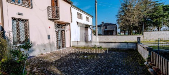 6 rooms House in Ferrara, Italy No. 41252 7