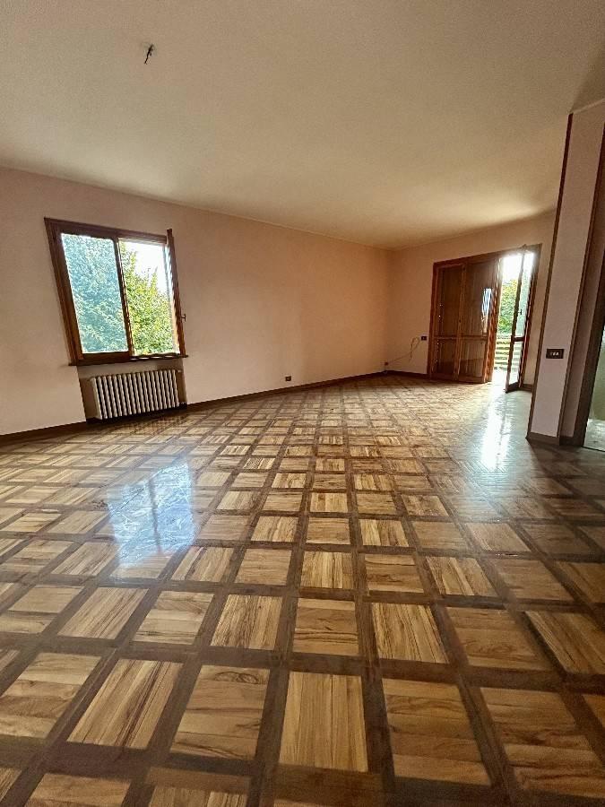 Villa de 7 divisões em Casalgrande, Italy N.º 23154