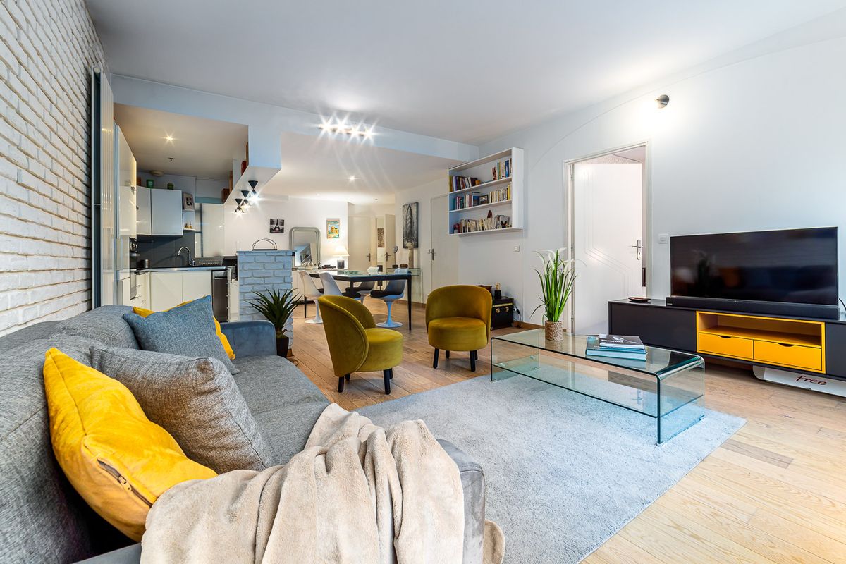 Apartamento de 2 dormitorios en Suresnes, France No. 170626