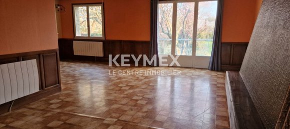 3 bedrooms House in Saint-Jean-de-Boiseau, France No. 98574 2