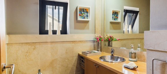 5 bedrooms Apartment in Porto, Portugal No. 108495 8