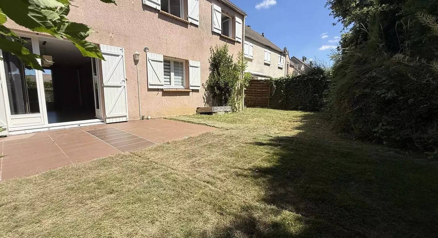 4 bedrooms House in Domont, France No. 327772