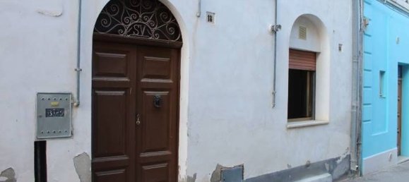 Дом с 4 комнатами в Поллутри, Италия № 222211 2