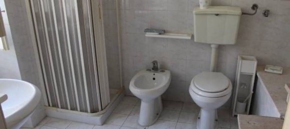 Дом с 4 комнатами в Поллутри, Италия № 222211 22