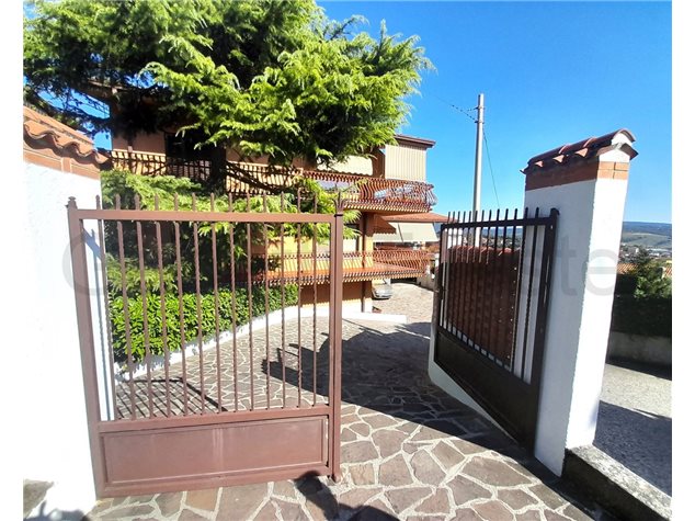 Квартира с 3 спальнями в Триест, Италия № 74638