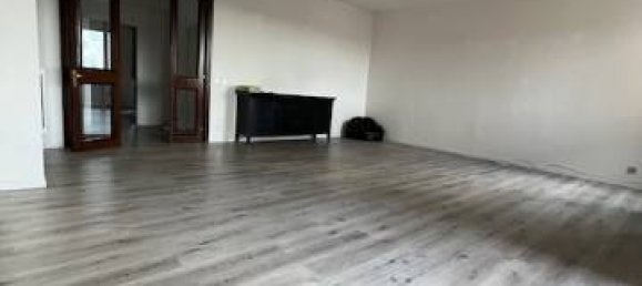 3 Schlafzimmer Wohnung in Modena, Italy, Nr. 323377 3