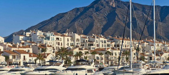 1607m² Land in Marbella, Spain No. 28096 29