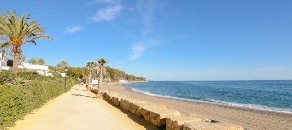 1607m² Land in Marbella, Spain No. 28096 31