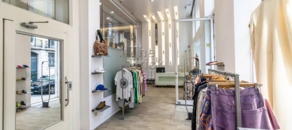 316m² Commercial property in Lisbon, Portugal No. 34550 14