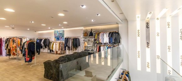 316m² Commercial property in Lisbon, Portugal No. 34550 3