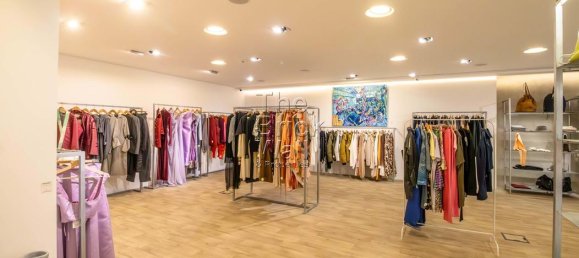 316m² Commercial property in Lisbon, Portugal No. 34550 2