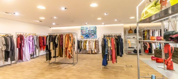 316m² Commercial property in Lisbon, Portugal No. 34550 18