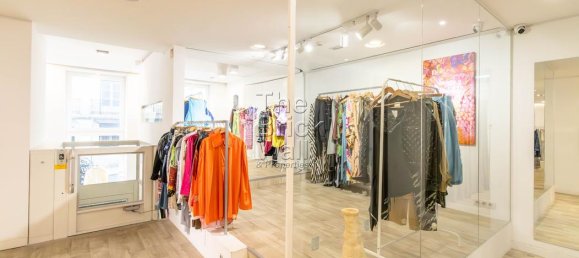 316m² Commercial property in Lisbon, Portugal No. 34550 10