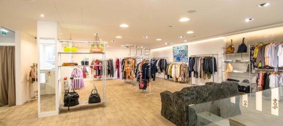 316m² Commercial property in Lisbon, Portugal No. 34550 4