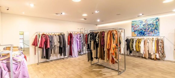 316m² Commercial property in Lisbon, Portugal No. 34550 19