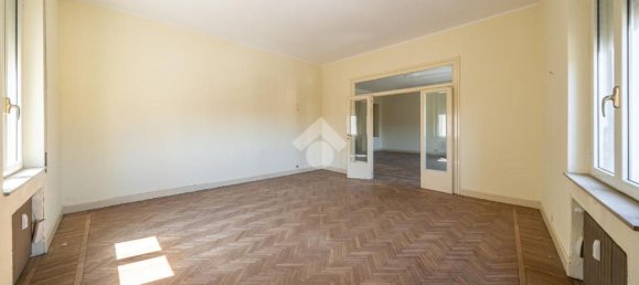 4 rooms Apartment in Parma, Italy No. 309770 7