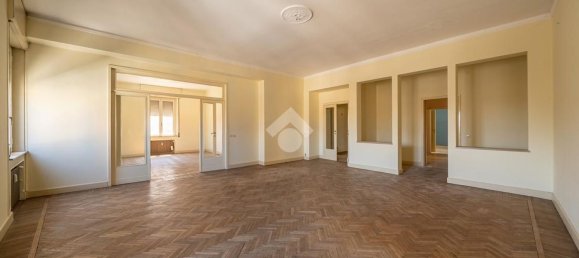4 rooms Apartment in Parma, Italy No. 309770 5