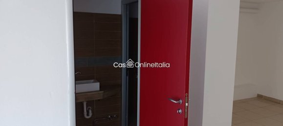 3-Zimmer Gewerbliche Immobilie in Camaiore, Italy, Nr. 35765 9