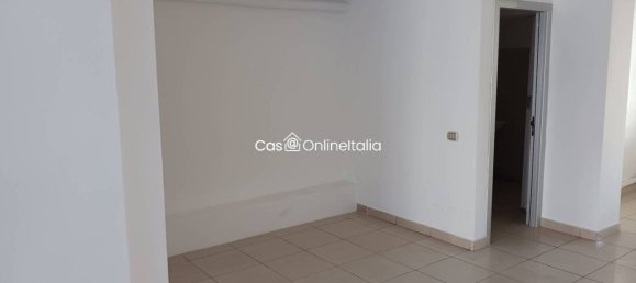 3-Zimmer Gewerbliche Immobilie in Camaiore, Italy, Nr. 35765 8