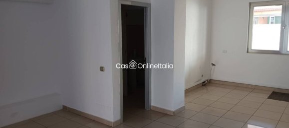 3-Zimmer Gewerbliche Immobilie in Camaiore, Italy, Nr. 35765 10
