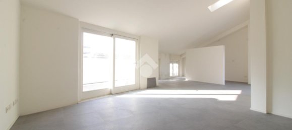 Apartamento de 3 divisões em Lodi, Italy N.º 230757 2