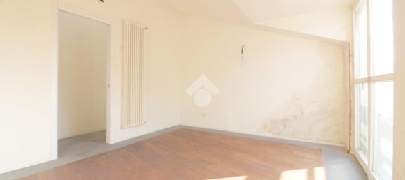 Apartamento de 3 divisões em Lodi, Italy N.º 230757 18