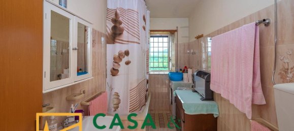 5 Schlafzimmer Villa in Pratella, Italy, Nr. 325666 8
