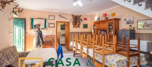 5 Schlafzimmer Villa in Pratella, Italy, Nr. 325666 2