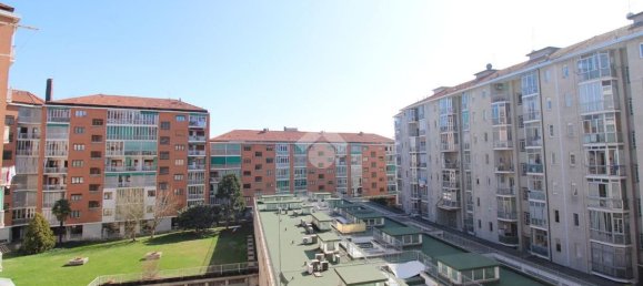 5 rooms Apartment in Turin, Italy No. 54672 15