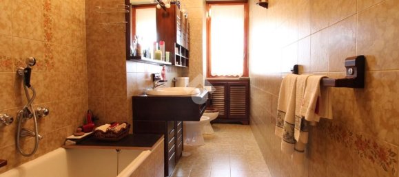5 rooms Apartment in Turin, Italy No. 54672 16