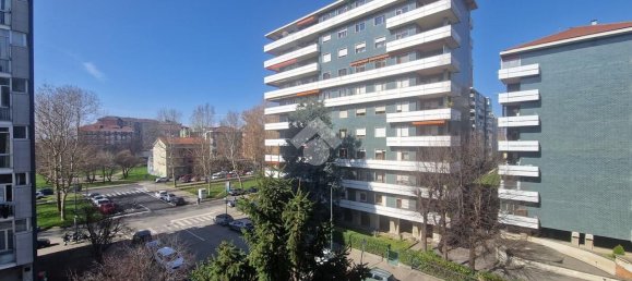 5 rooms Apartment in Turin, Italy No. 54672 10