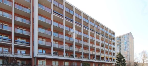 5 rooms Apartment in Turin, Italy No. 54672 2