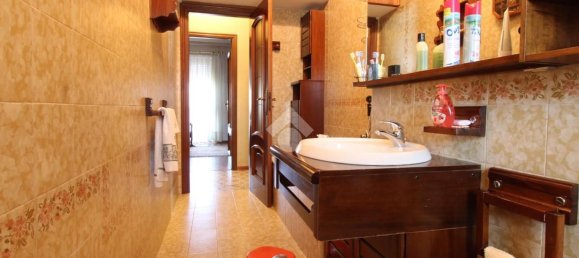 5 rooms Apartment in Turin, Italy No. 54672 17