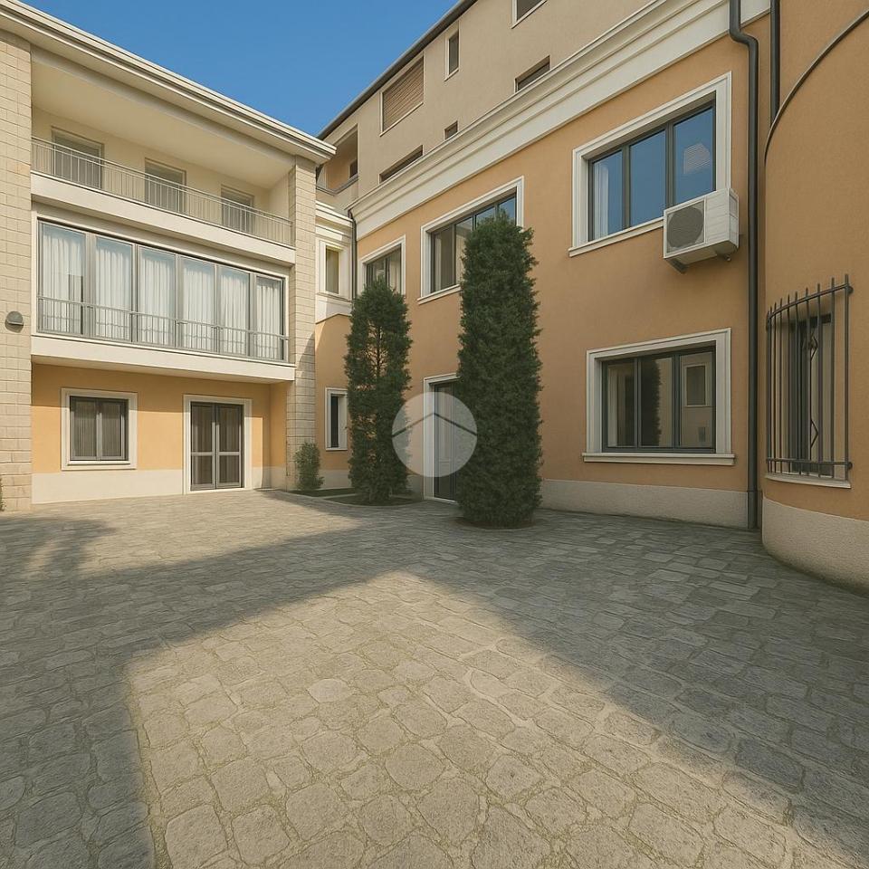 3 rooms Apartment in Palazzolo sull'Oglio, Italy No. 107880