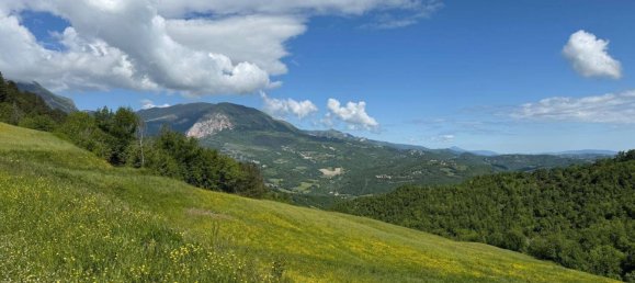 84770m² Land in Montefortino, Italy No. 297440 18